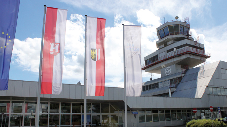 Bald ein internationales Stocksport-Eldorado: der blue danbue airport linz