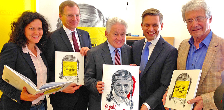 Vl.: JVP-Obfrau Helena Kirchmayr, Landesparteiobmann Thomas Stelzer, Landeshauptmann Josef Pühringer, Landesgeschäftsführer Wolfgang Hattmannsdorfer und Herausgeber Franz Rohrhofer.