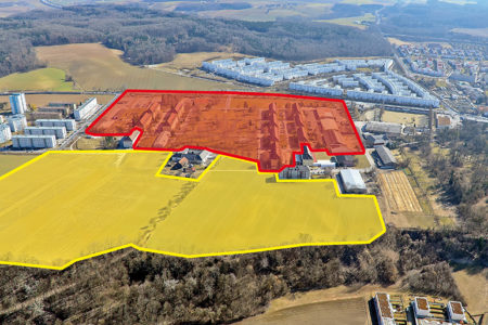 Stadtentwicklungsgebiet Ebelsberg: Die rote Fläche im Hintergrund ging um 41 Mio. Euro an eine Privatstiftung der XXXLutz-Gruppe