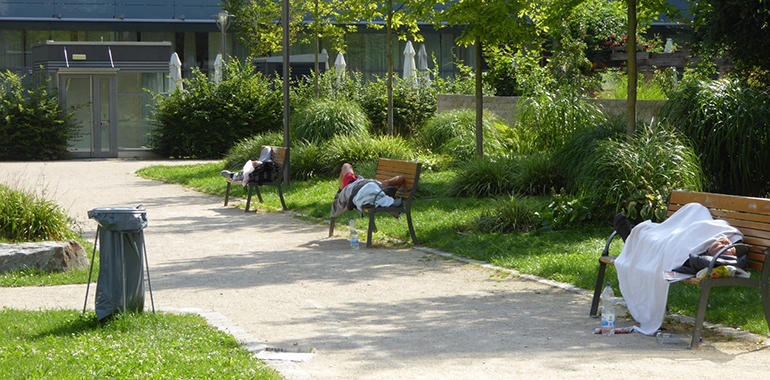 Im Citypark direkt an der Landstraße sind alle 'Betten' belegt.