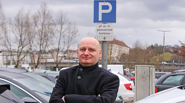 VIele Jahre wurde über die Vergebührung des Jahrmarktparkplatzes im Stadtzenztrum diskutiert, Infrastruktur-Stadtrat Markus Hein zieht die umstrittene Maßnahme jetzt durch