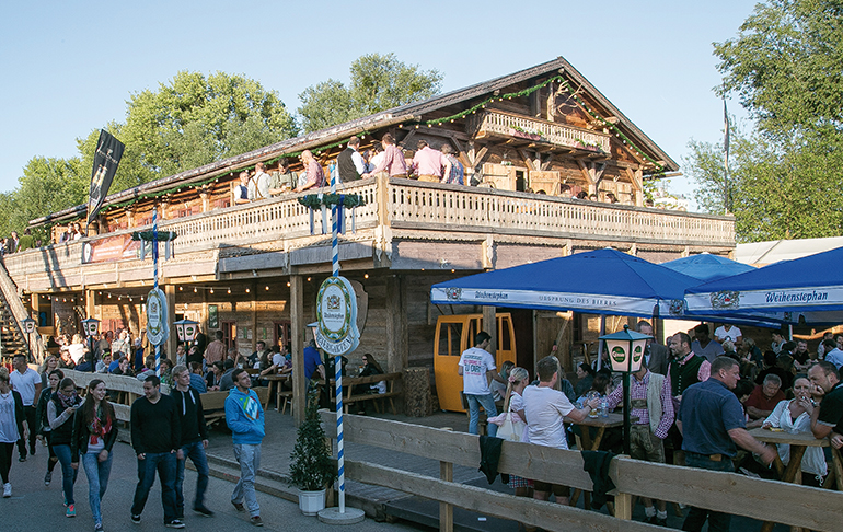 Kitzbühel trifft München trifft Linz: die Donaualm am Urfahraner Jahrmarkt