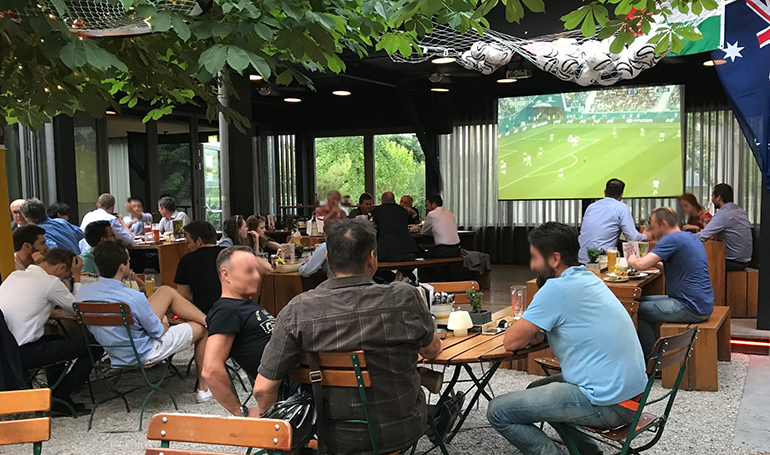 Gastgarten trifft WM: Lauschig-schattige WM-Atmo im JOSEF