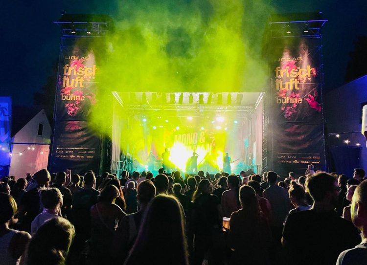 Längst kein Geheimtipp mehr: die Frischluft-Bühne im Posthof. (Foto: Holzleitner)