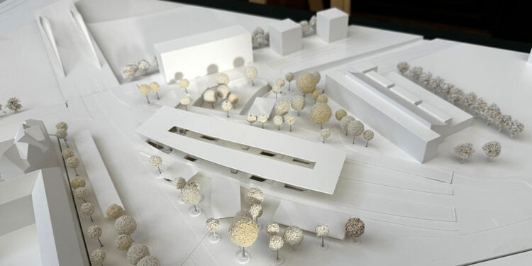 Der Umsteigeknoten (Bahnhof) Urfahr Ost. Links oben die Eisenbahnbrücke. (Foto: LINZA stadtmagazin).